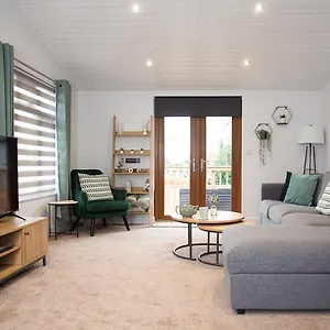 3 Bedroom With Hot Tub Apartment York